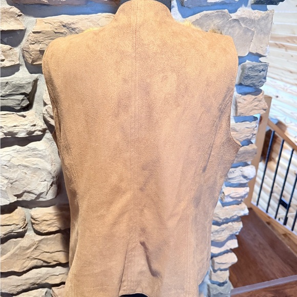 Pamela McCoy Faux Fur Vest - Golden Brown - Picture 3 of 7